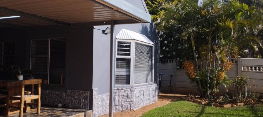 4 Bedroom Property for Sale in Noorsekloof Eastern Cape